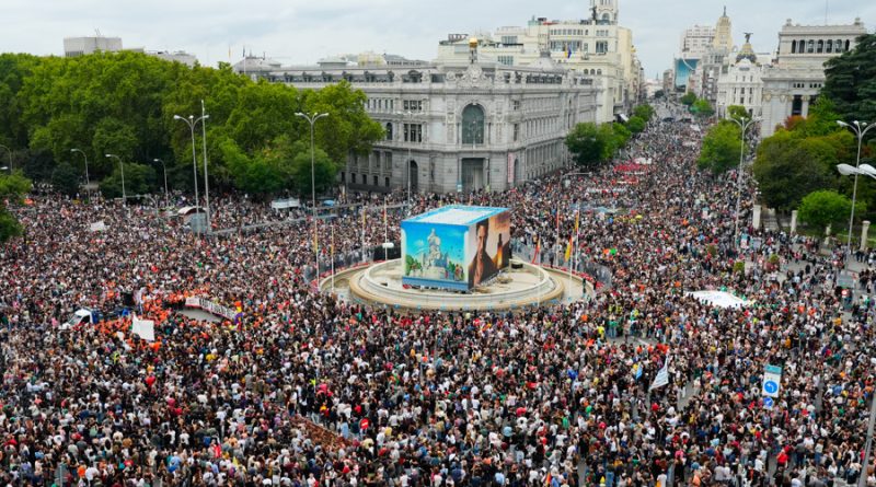 Miles marchan por vivienda en España y partidos se preparan por si hay adelanto electoral