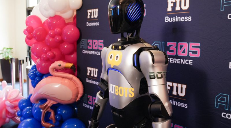 Debuta en Miami Luka, el robot que ayudará en hoteles, restaurantes y geriátricos
