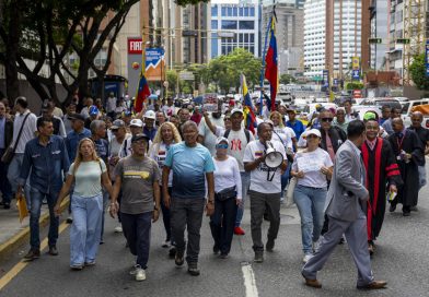 Protestan en Venezuela contra jueces, bajos salarios y exigen elecciones y liberaciones