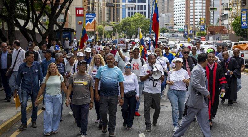 Protestan en Venezuela contra jueces, bajos salarios y exigen elecciones y liberaciones