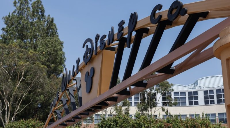 Disney despide a cerca de trescientos empleados y ofrece un retiro anticipado a ejecutivos