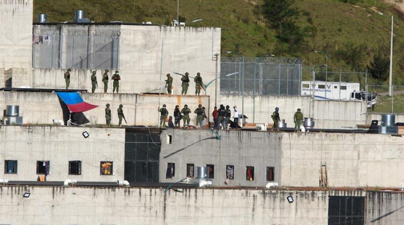 Al menos 15 muertos y 20 heridos tras una nueva reyerta en una cárcel de Ecuador