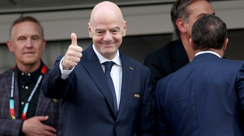 Infantino: «Estoy muy feliz de ver a Irán en el Mundial»