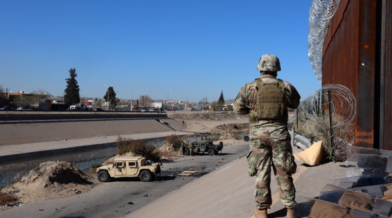 México dice que despliegue militar de EE.UU. en frontera es parte de «operaciones espejo»