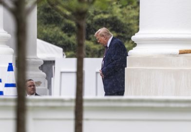 Trump amenaza con terminar las negociaciones si Irán cobra peajes en el estrecho de Ormuz