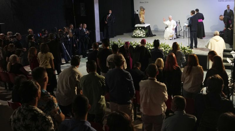 El papa lleva mensaje de esperanza a cárcel de Brians 1: «El pasado no condena el futuro»