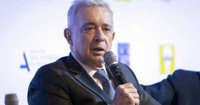 El expresidente Álvaro Uribe es citado a indagatoria por dos masacres de paramilitares