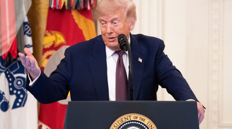 Trump afirma que Irán está «acabado» y que no recibirá «ni diez centavos» de EEUU