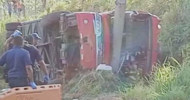Varios heridos tras vuelco de bus Panamá Darién repleto de pasajeros