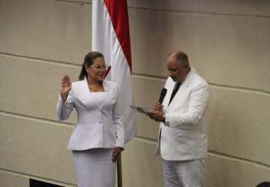 Shirley Castañedas derrota a Grace Hernández y Vamos queda en el aire