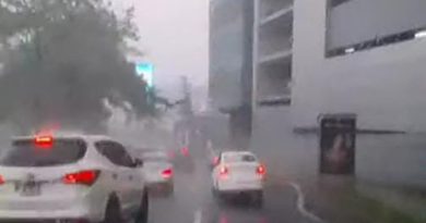 Fuerte aguacero anega las principales vías de la capital y complica el tráfico