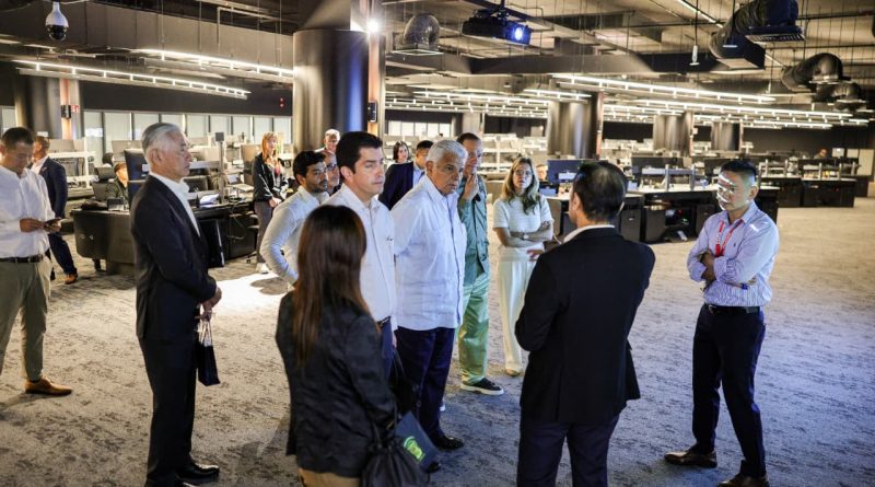 Mulino visita la terminal automatizada más grande del mundo: el puerto de Tuas, en Singapur