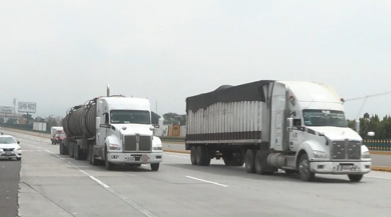 Viajar sin la certeza de regresar a casa: el riesgo diario de los transportistas mexicanos