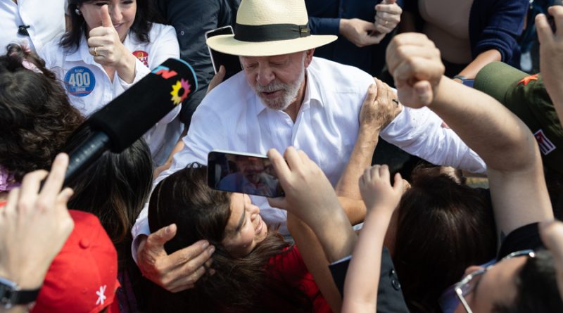 Lula afirma estar «confiado» de su victoria al votar en las presidenciales de Brasil
