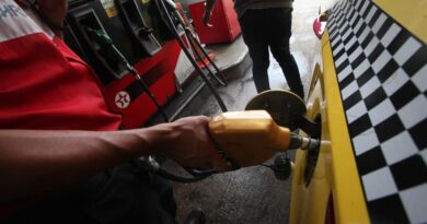 Galón de  gasolina  y diésel  quedará fijado en  $3.95 para el sector transporte  por  tres  meses