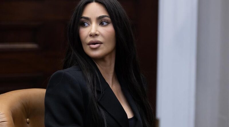 He conocido a personas “brillantes” en las cárceles, dice Kim Kardashian en la Casa Blanca